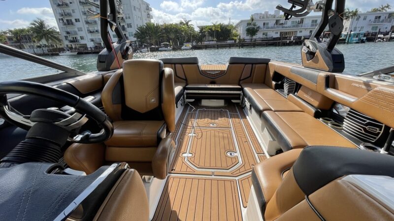 Recover Boat Seats in Miami for Durable and Stylish Marine Interiors